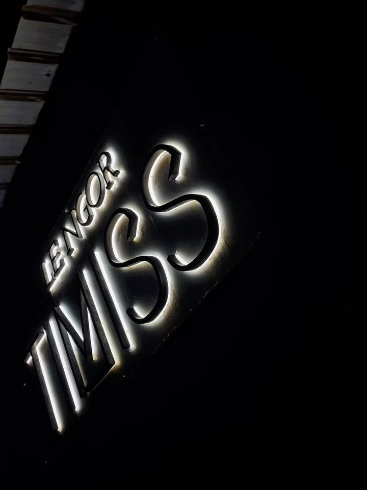 Bain de Minuit avec Ngor Timis